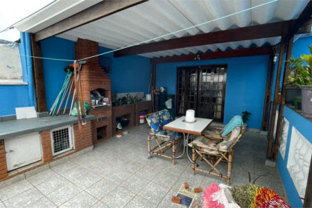 Sobrado à venda com 3 quartos em Jardim Laila, Embu das Artes, SP