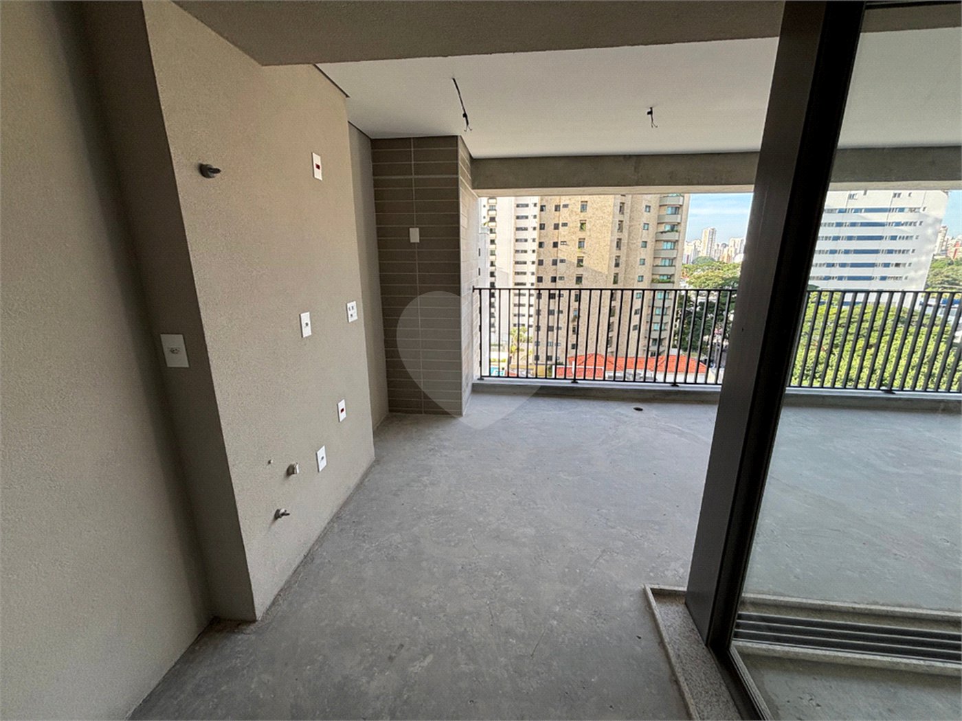 Apartamento à venda com 3 suítes em Moema, São Paulo, SP