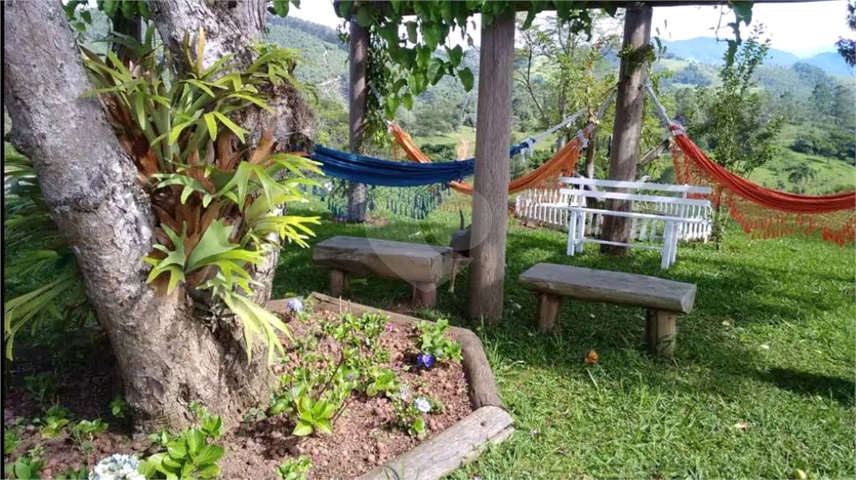 Sítio à venda com 6 quartos, sendo 5 suítes, em Dos Mimis, Piracaia, SP