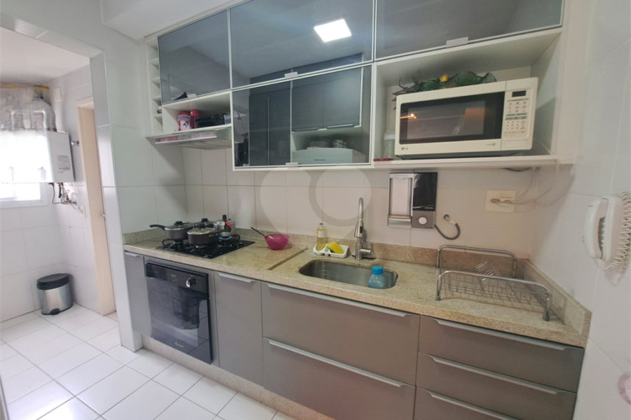 Apartamento à venda com 3 quartos, sendo 1 suíte, em Jardim Peri, São Paulo, SP