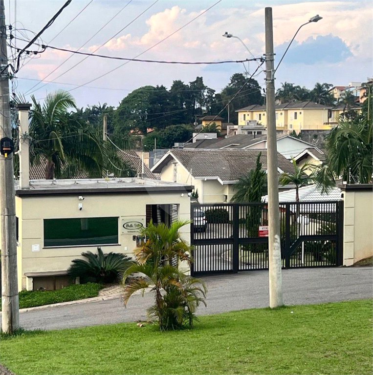 Casa à venda com 3 quartos, sendo 1 suíte, no condomínio Bela Vita, Atibaia - SP