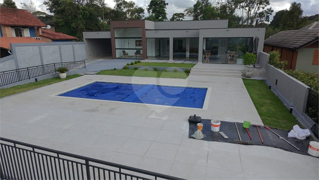 Casa à venda com 4 quartos, sendo 2 suítes, no condomínio Alpes da Cantareira, Mairiporã - SP