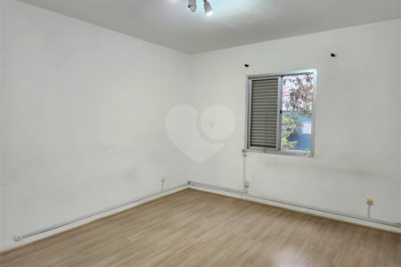 Sobrado à venda com 4 quartos em Vila Dom Pedro I, São Paulo, SP