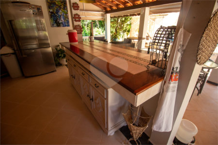 Casa à venda com 4 suítes no condomínio Sítio Primavera, São Roque - SP