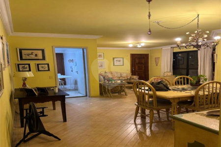 Apartamento à venda com 3 quartos, sendo 1 suíte,  em Jardim das Acácias, São Paulo, SP