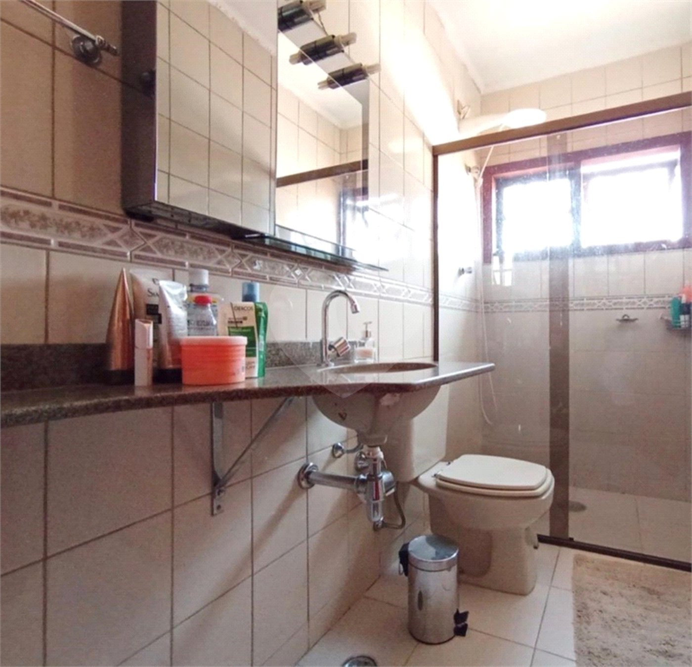 Casa à venda com 5 quartos, sendo 1 suíte, no condomínio Constantino Mattucci, Sorocaba - SP