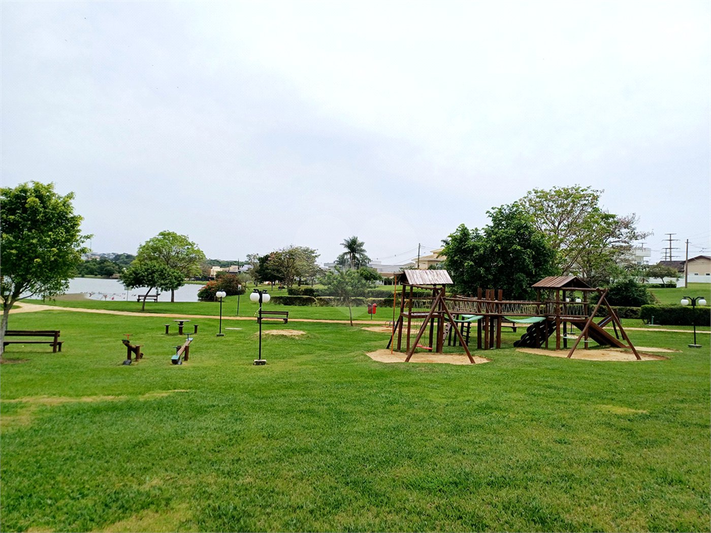 Casa à venda com 3 suítes no condomínio Ibiti Royal Park, Sorocaba - SP