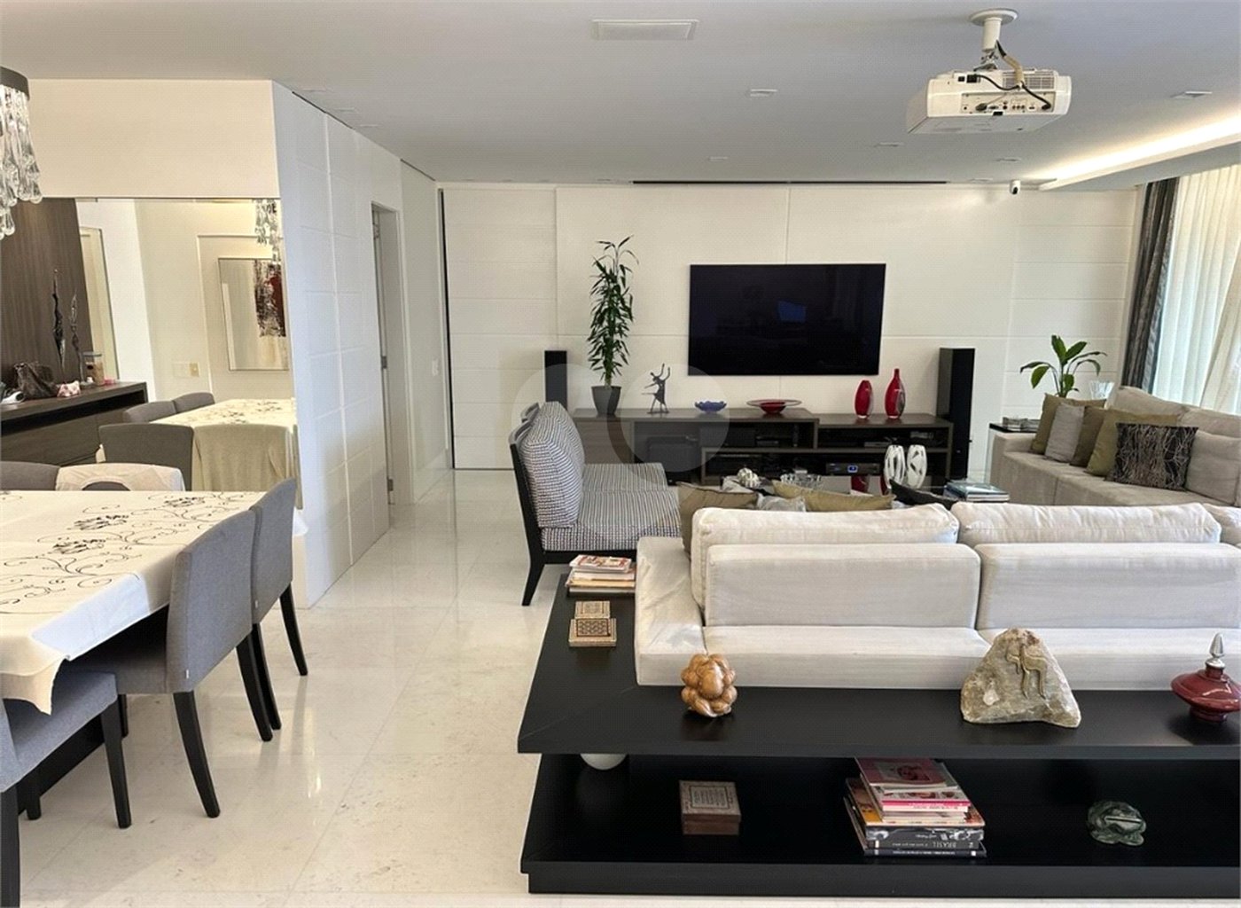 Apartamento à venda com 3 quartos, sendo 1 suíte, em Higienópolis, São Paulo, SP