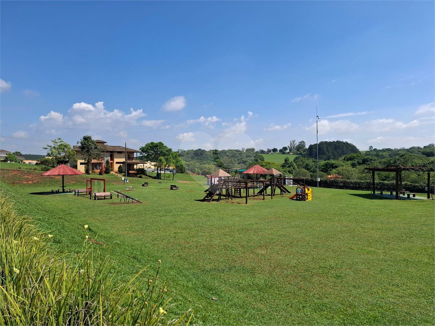 Terreno à venda no condomínio Village Saint Charbel, Araçoiaba da Serra - SP