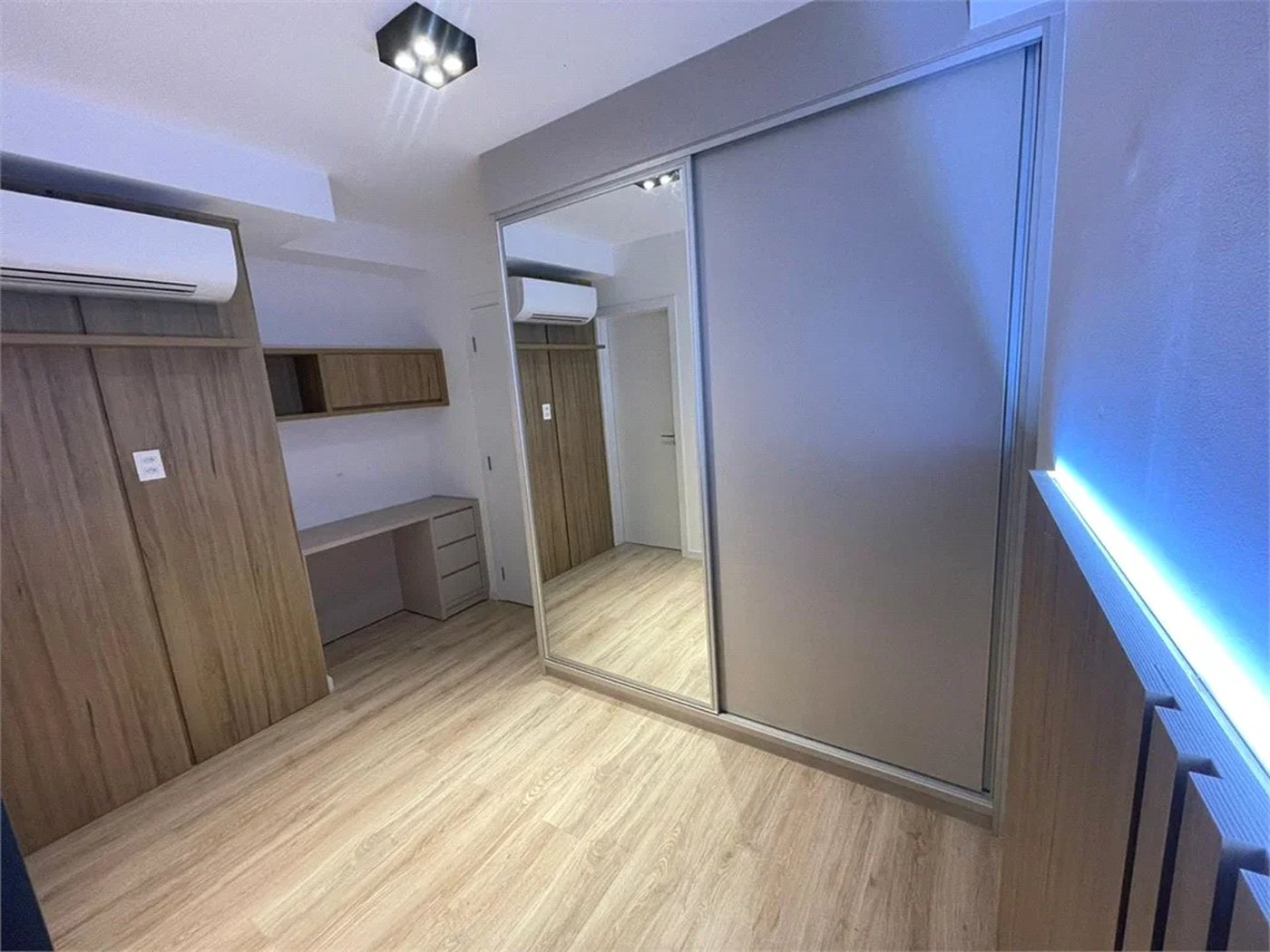 Apartamento para alugar com 2 suítes em Jardim Morumbi, São Paulo, SP