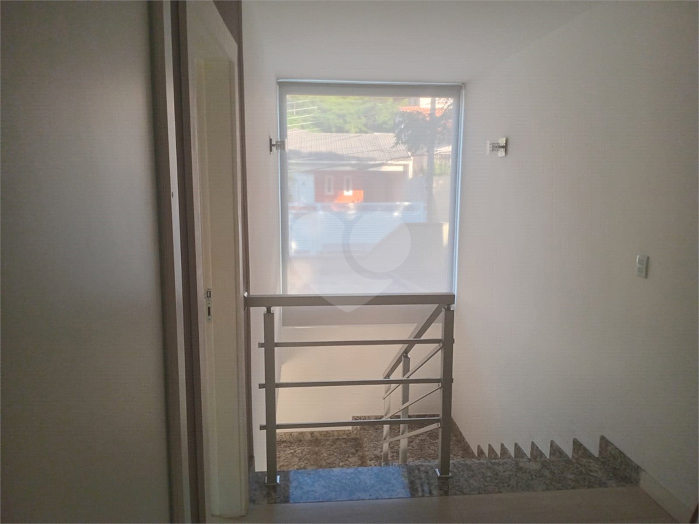 Casa à venda com 4 quartos, sendo 3 suítes, no condomínio Arco Iris, Atibaia - SP