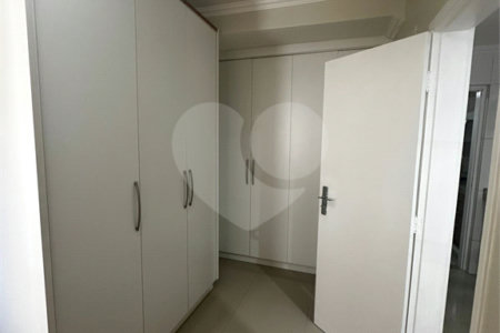 Apartamento à venda com 2 quartos, sendo 1 suíte, no Centro, Ponta Porã, MS