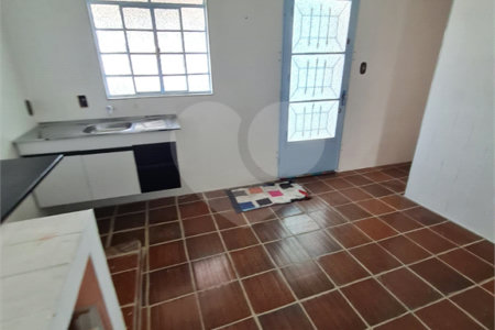 Casa à venda com 6 quartos em Vila dos Remédios, São Paulo, SP