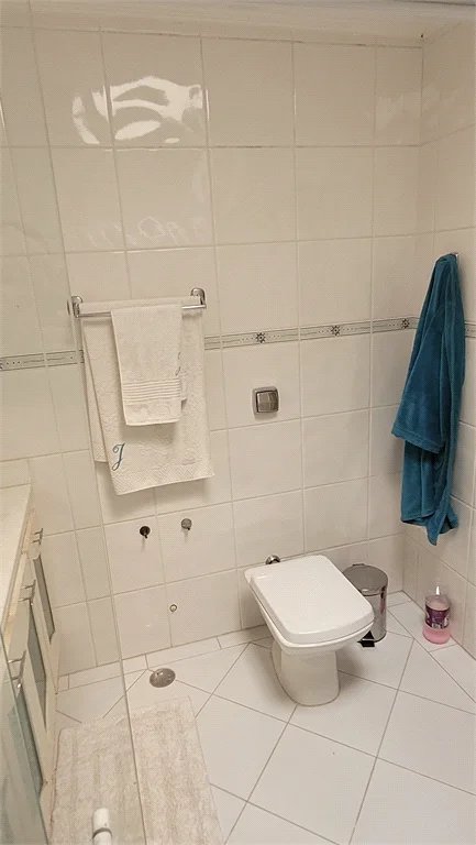 Sobrado à venda com 4 quartos, sendo 3 suítes, em Brooklin Paulista, São Paulo, SP
