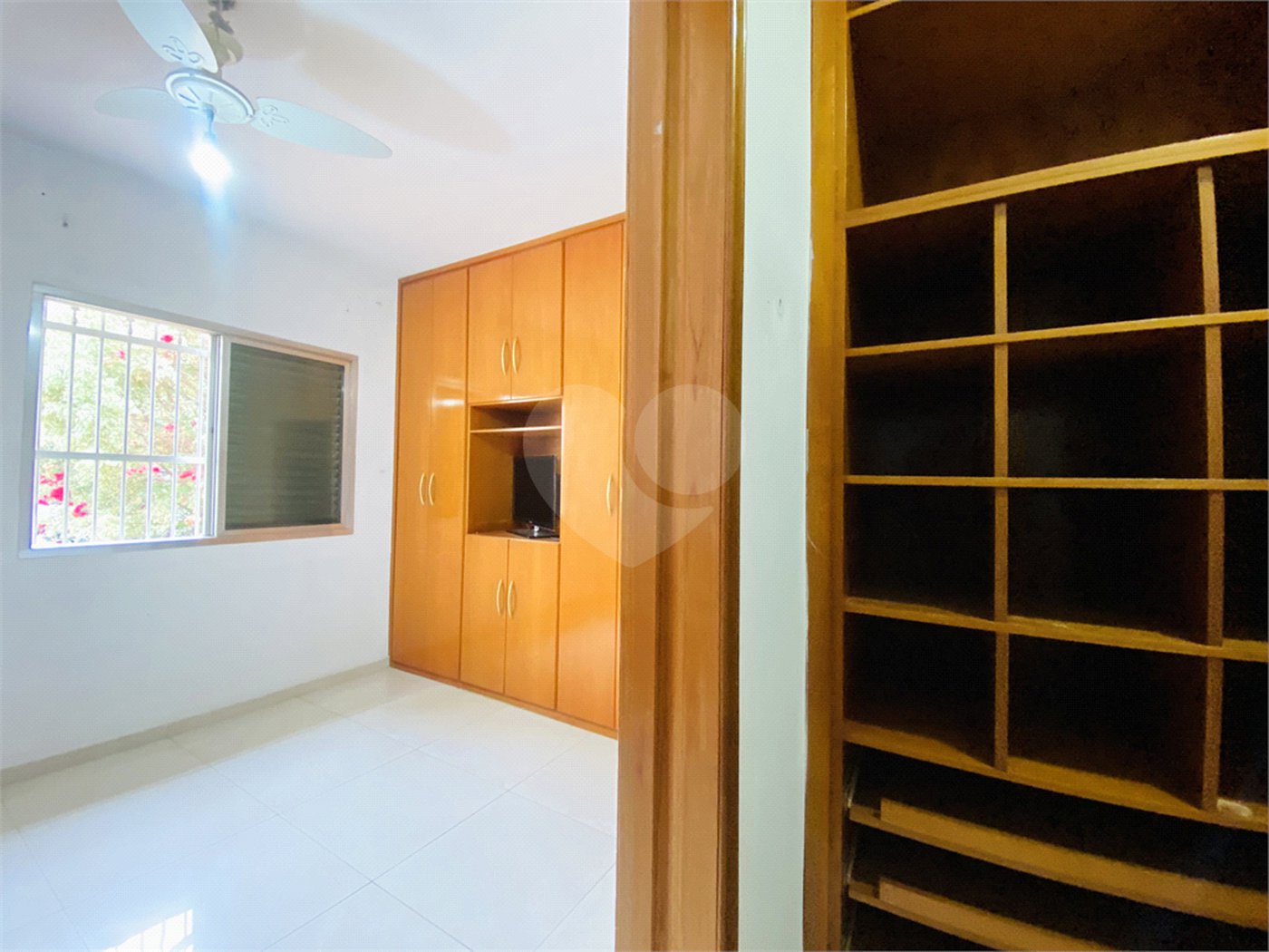 Sobrado à venda com 4 quartos, sendo 1 suíte, em Vila Gilda, Santo André, SP