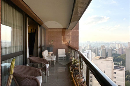 Apartamento à venda com 3 quartos, sendo 2 suítes, em Morumbi, São Paulo, SP