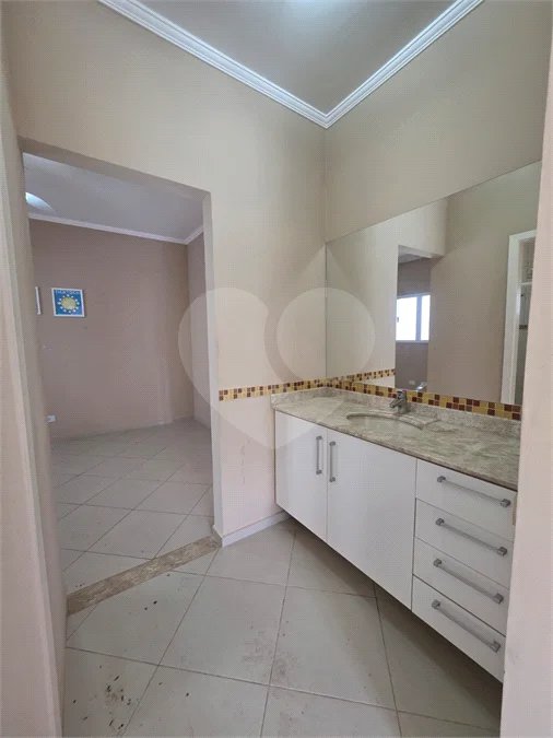 Casa à venda ou para alugar com 3 quartos, sendo 1 suíte, no condomínio Terras de São Francisco, Vinhedo - SP