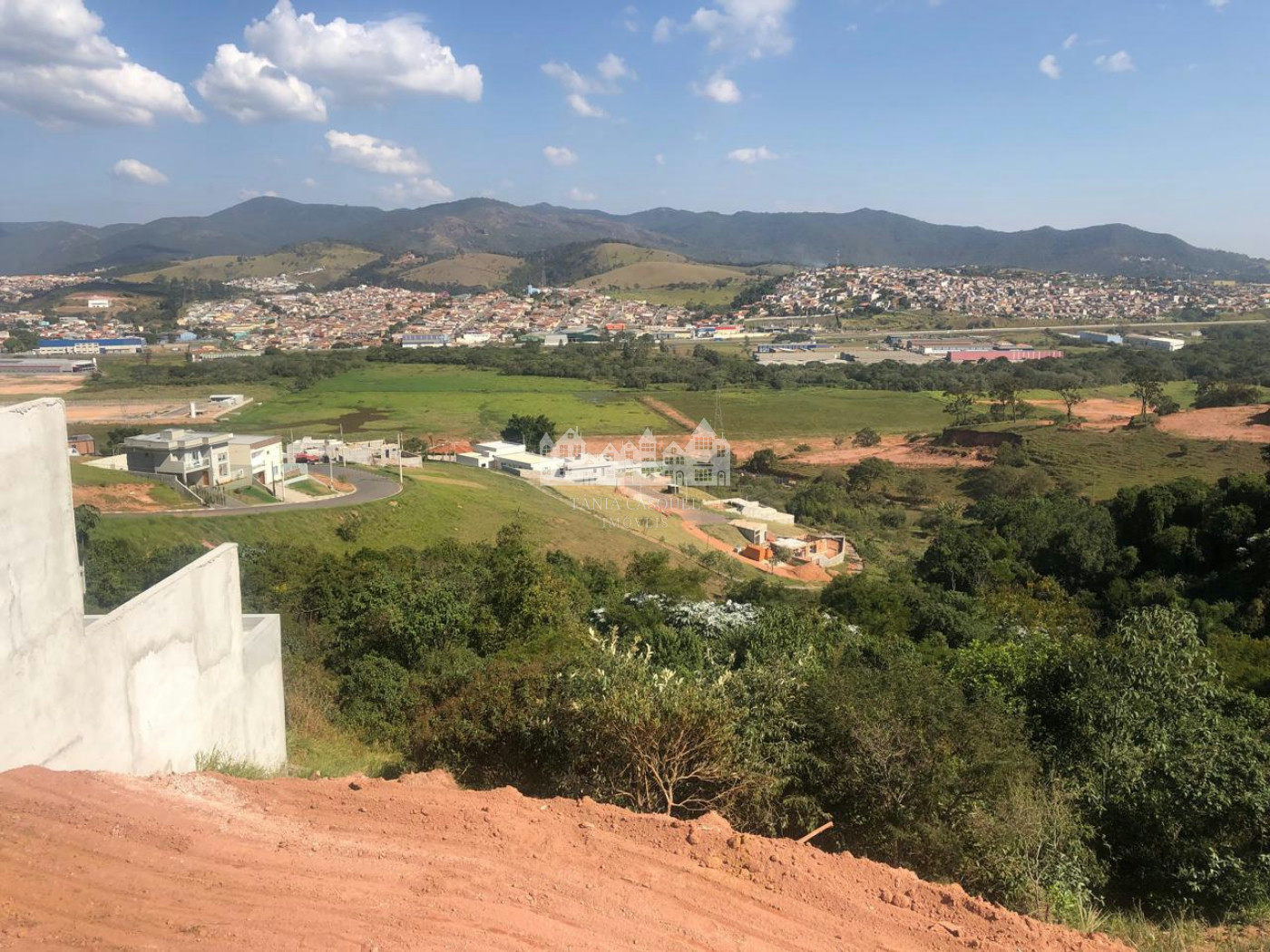 Terreno à venda no condomínio Alto da Floresta, Bom Jesus dos Perdões - SP