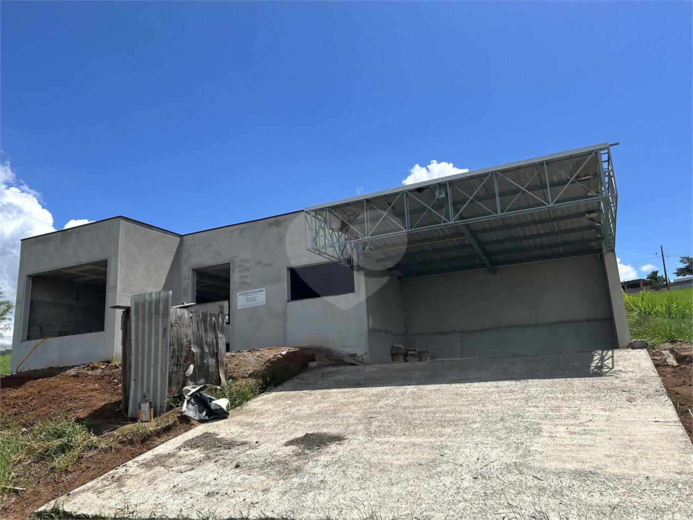 Casa à venda com 3 suítes no condomínio Residencial Jequitiba, Jacareí - SP