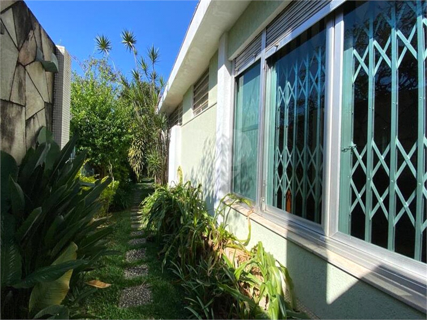 Casa Térrea à venda com 4 quartos, sendo 2 suítes, em Jardim Floresta, São Paulo, SP