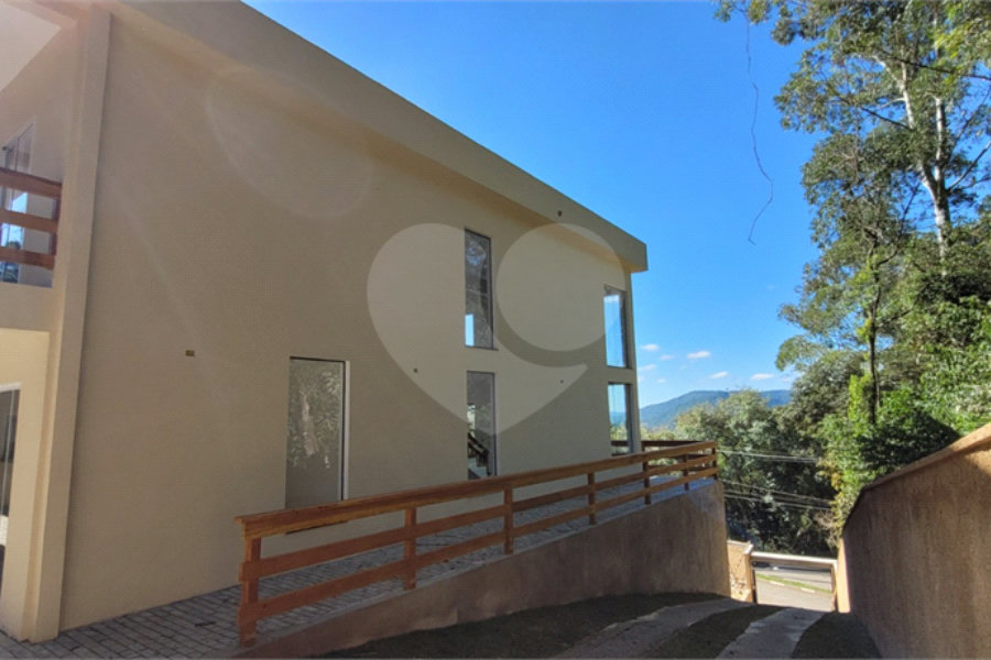 Casa à venda com 4 suítes no condomínio Sausalito, Mairiporã - SP