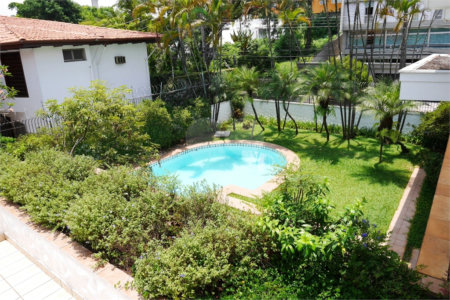 Casa à venda com 4 quartos, sendo 1 suíte,  em Jardim Guedala, São Paulo, SP