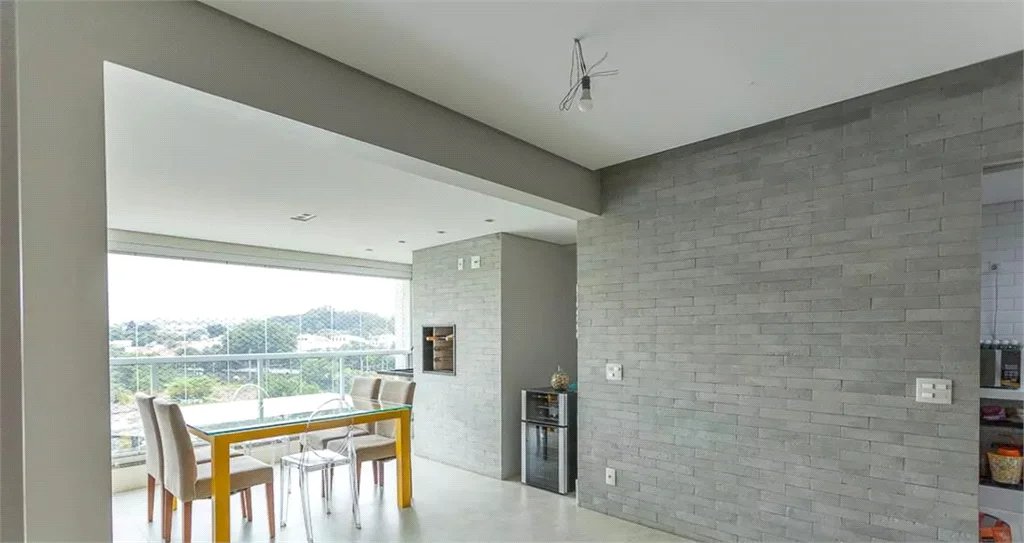 Apartamento à venda com 3 quartos, sendo 1 suíte, em Vila Anastácio, São Paulo, SP