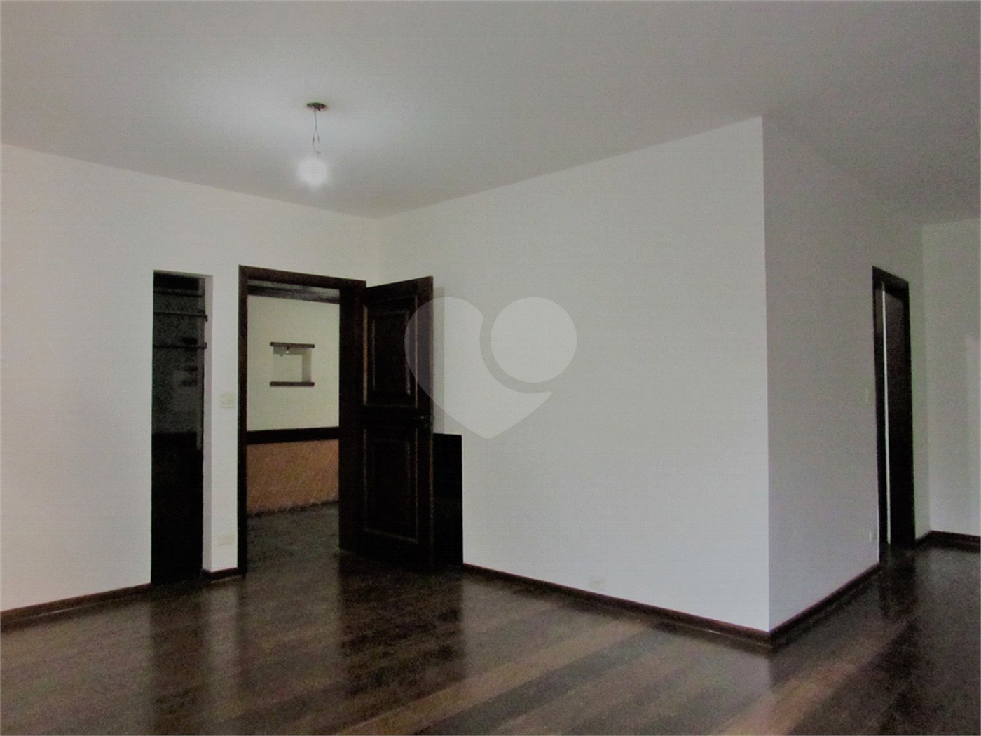 Casa à venda com 3 quartos, sendo 1 suíte, em Santo Amaro, São Paulo, SP