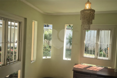 Casa à venda com 4 quartos, sendo 3 suítes,  no condomínio Chácara das Rosas, São Paulo - SP
