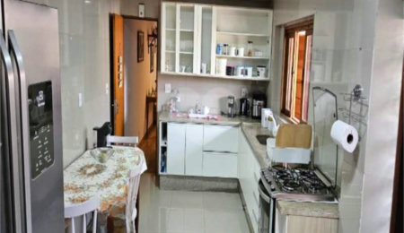 Sobrado à venda com 3 quartos, sendo 1 suíte,  em Jardim Peri, São Paulo, SP