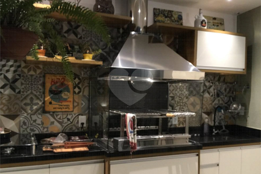 Casa à venda com 3 quartos, sendo 1 suíte, no condomínio Residencial Nabuco de Araújo, São Paulo - SP
