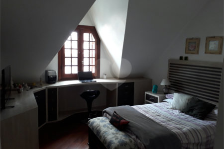 Sobrado à venda com 3 quartos, sendo 1 suíte, em Vila Suzana, São Paulo, SP