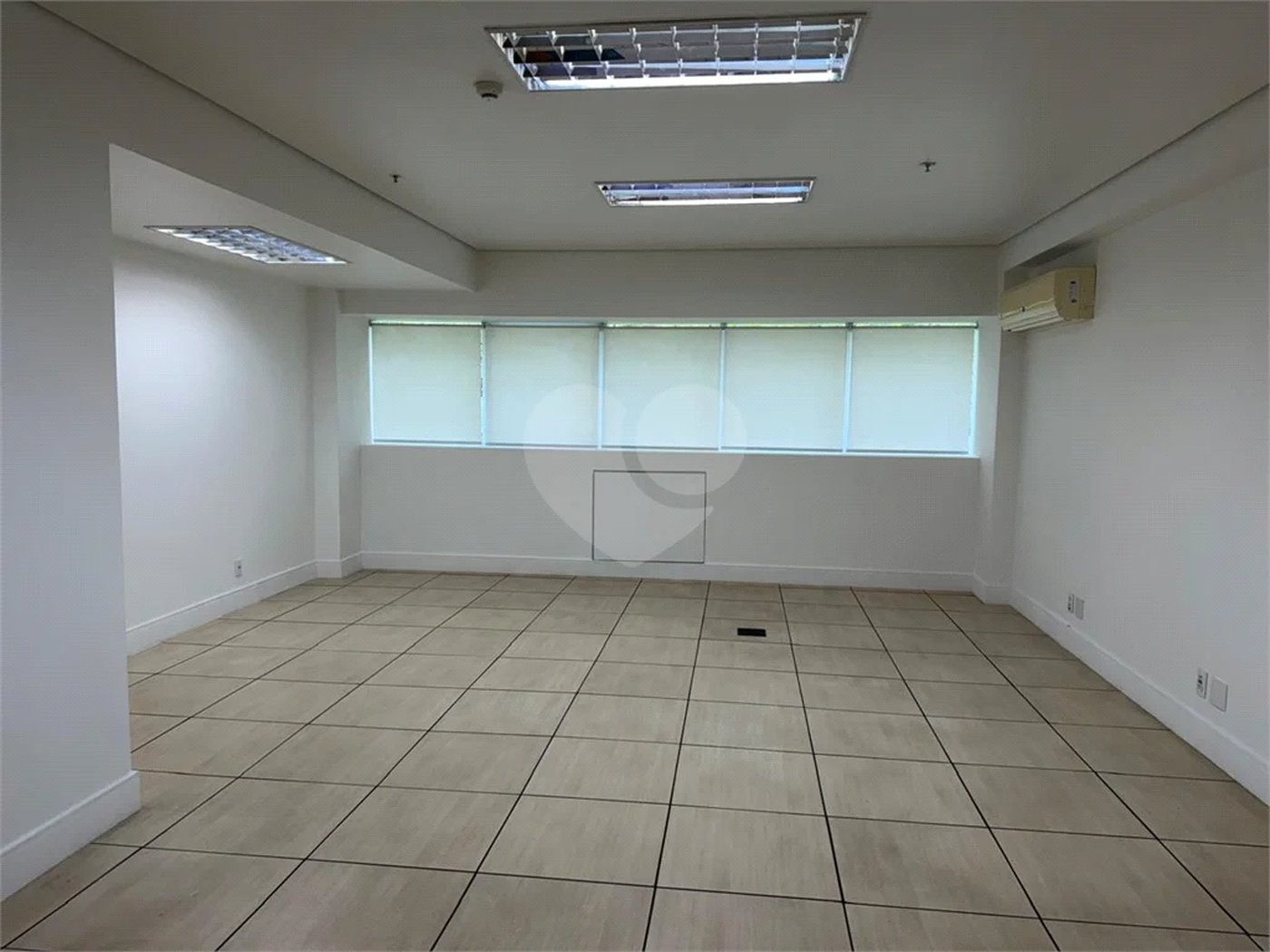 Sala à venda em Jardim Vazani, São Paulo, SP