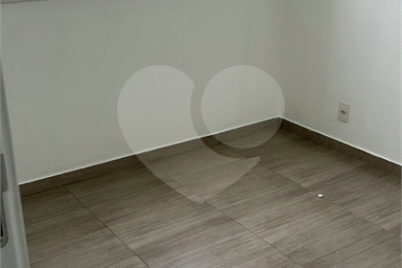 Apartamento com 40m², 2 quartos, para locação no Cambuci