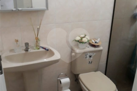 Casa à venda com 3 quartos, sendo 1 suíte, em Vila Suissa, Mogi das Cruzes, SP