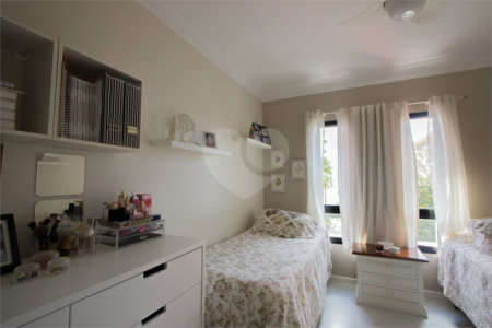 Apartamento à venda com 3 quartos, sendo 1 suíte, em Vila Andrade, São Paulo, SP
