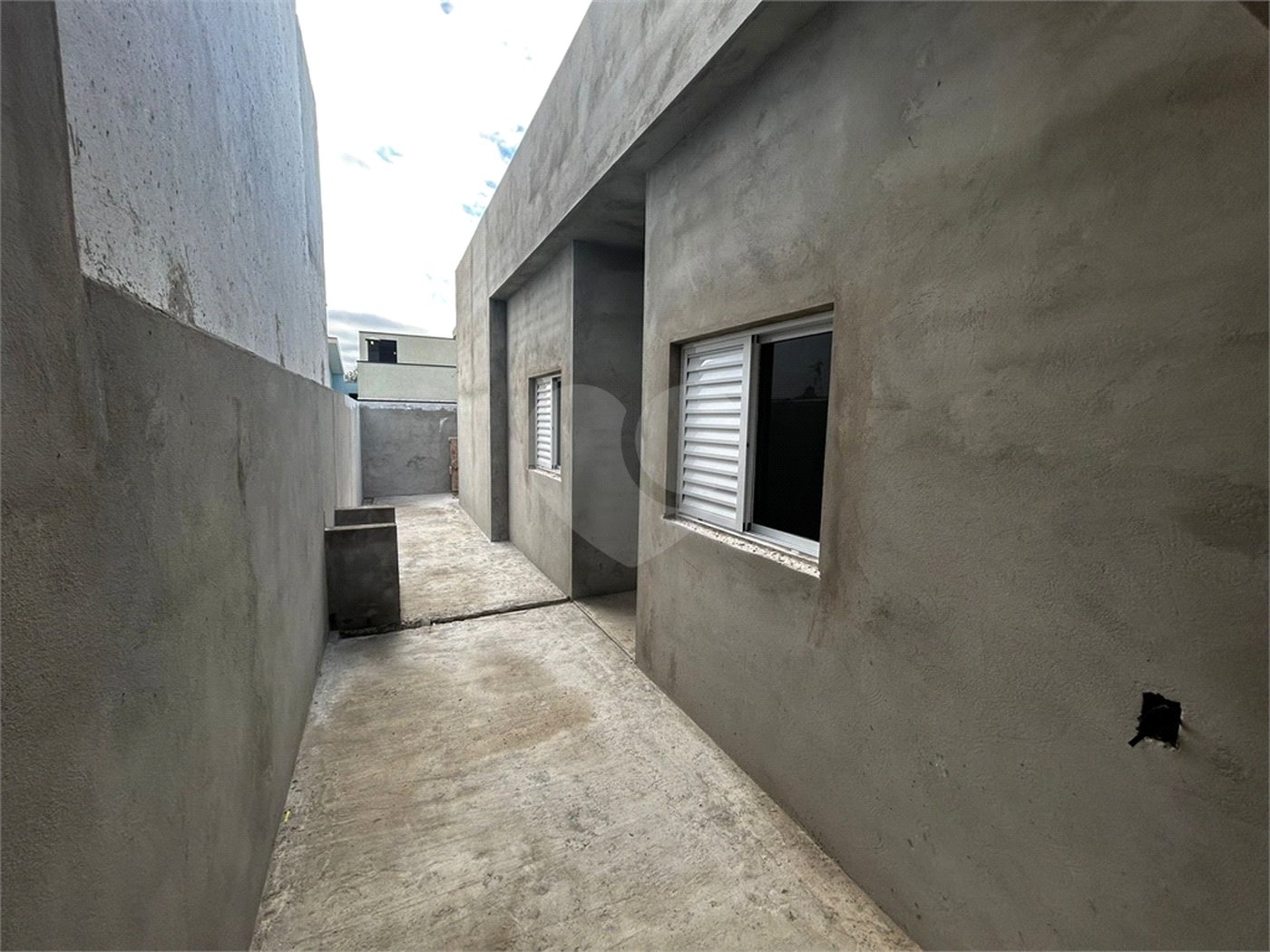 Casa à venda com 3 quartos, sendo 1 suíte,  no condomínio Lago dos Ipês, Itapetininga - SP