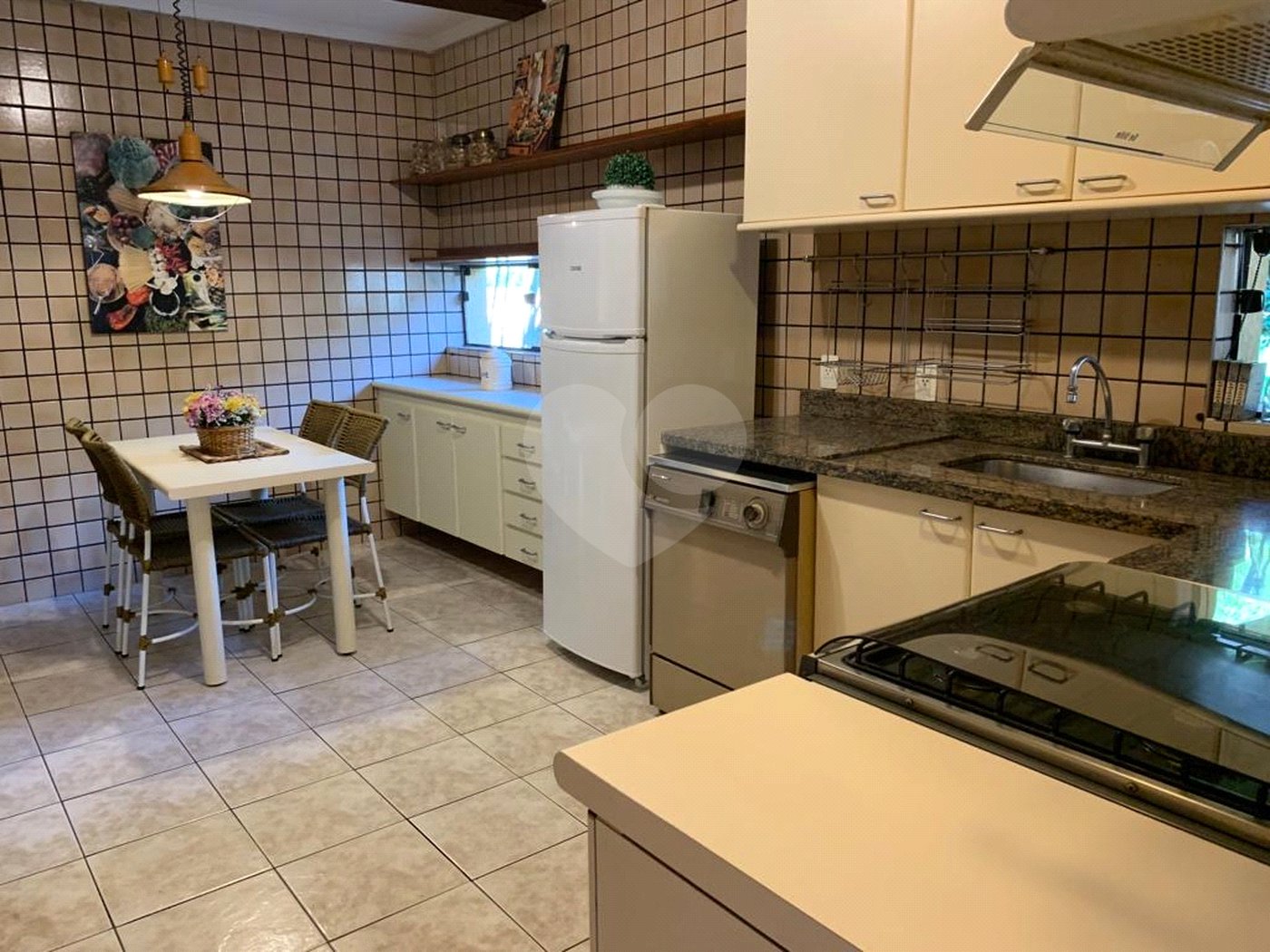 Casa à venda com 6 quartos, sendo 4 suítes, no condomínio São Joaquim, Vinhedo - SP
