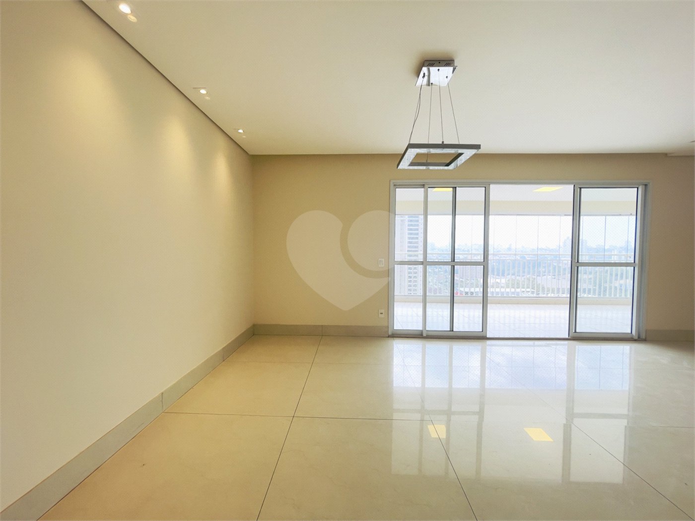 Apartamento à venda com 3 quartos, sendo 4 suítes,  no Centro, São Bernardo do Campo, SP
