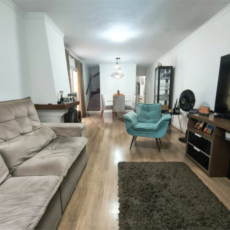Casa à venda com 3 quartos, sendo 1 suíte, no condomínio Vila Panamericana, São Paulo - SP