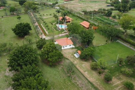 Casa à venda com 8 quartos, sendo 4 suítes, no condomínio Santa Filomena, Salto - SP