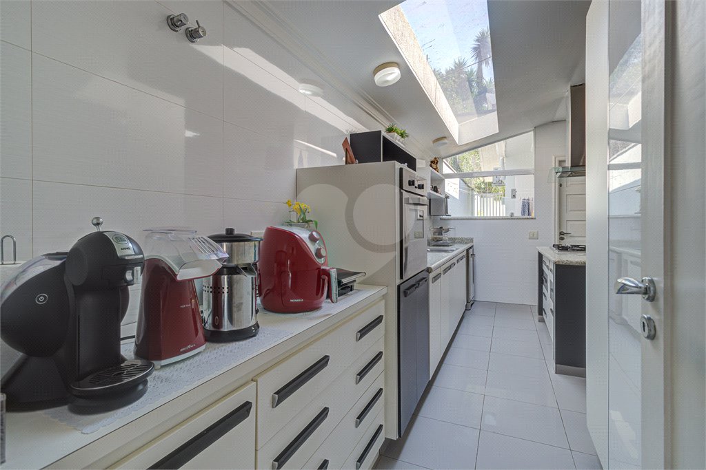 Casa à venda com 5 quartos, sendo 3 suítes, em Chácara Monte Alegre, São Paulo, SP