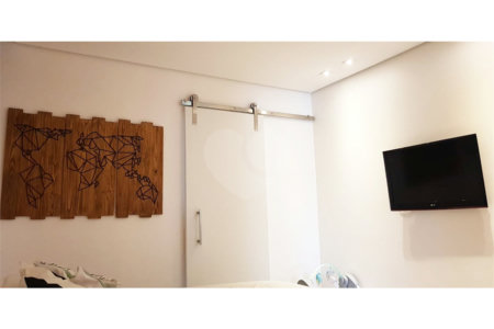 Apartamento à venda com 3 quartos, sendo 1 suíte, em Moema, São Paulo, SP