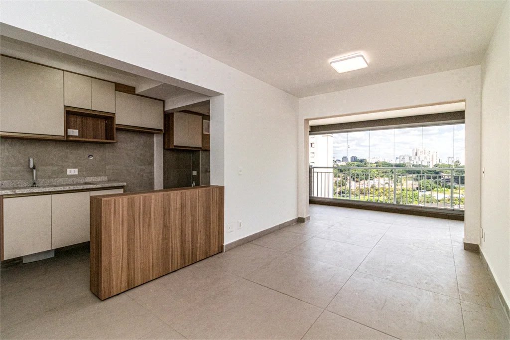Apartamento à venda com 3 quartos, sendo 1 suíte, em Vila Anastácio, São Paulo, SP