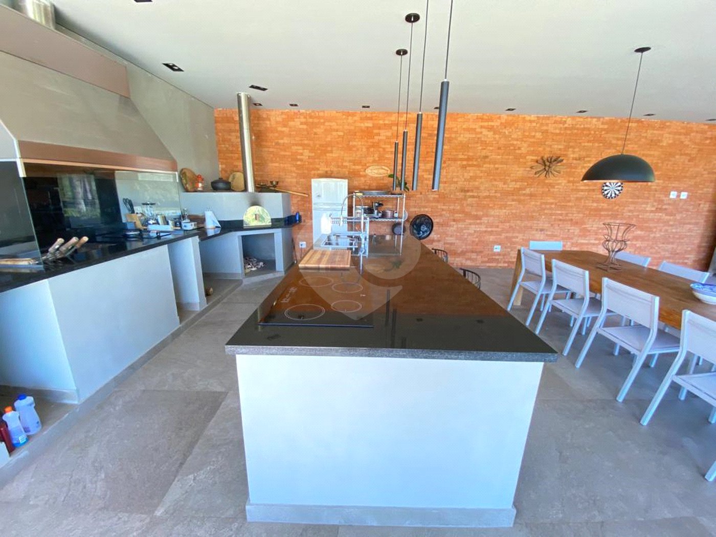 Casa à venda com 5 suítes no condomínio Santa Maria, Votorantim - SP