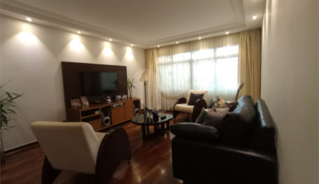 Sobrado à venda com 4 quartos, sendo 1 suíte,  em Jardim Prudência, São Paulo, SP