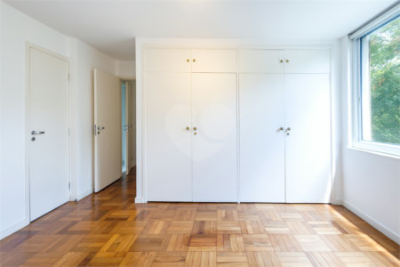 Apartamento à venda com 3 quartos, sendo 1 suíte, em Jardim Europa, São Paulo, SP