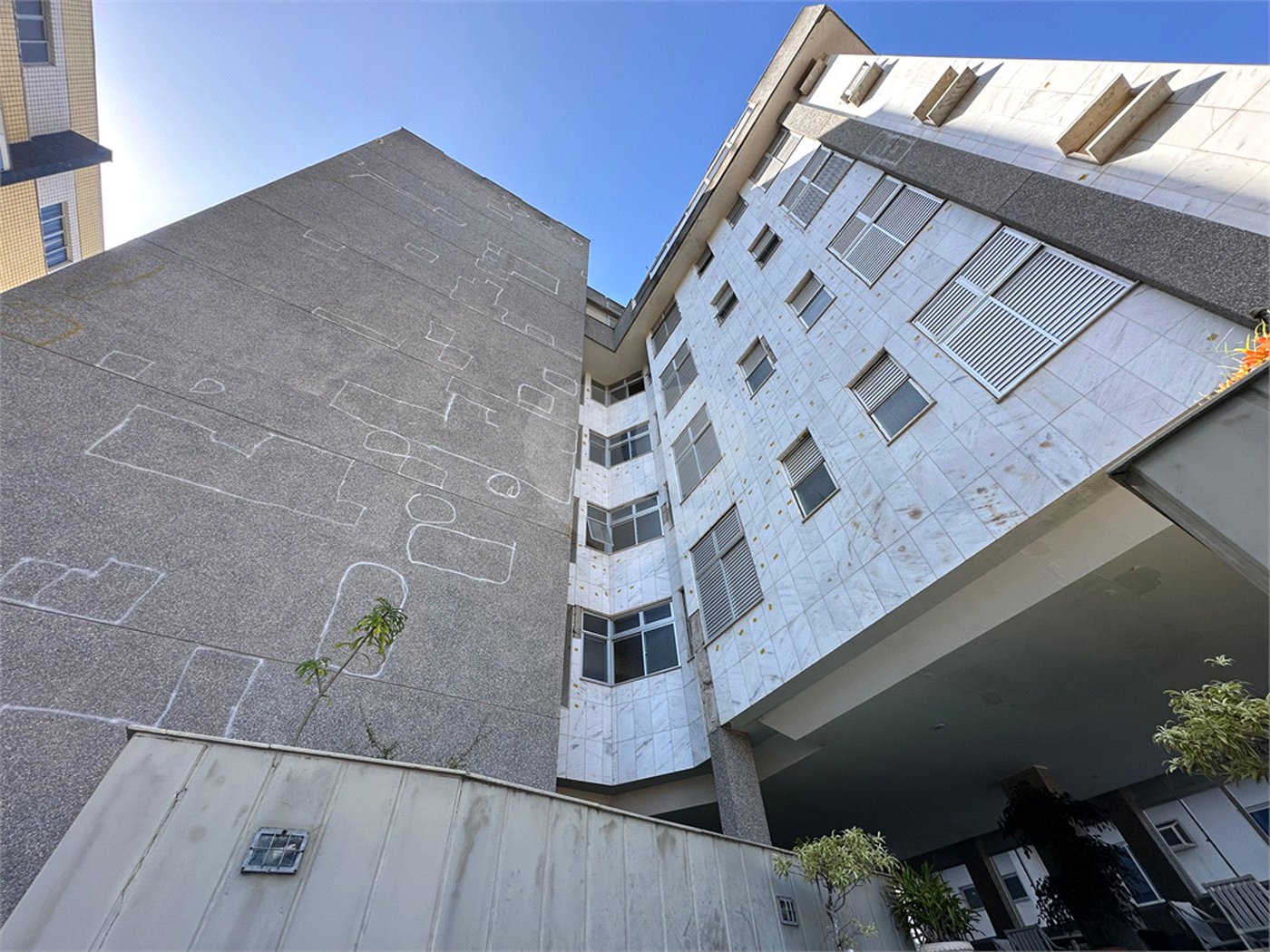 Cobertura à venda com 4 quartos, sendo 2 suítes,  em Braga, Cabo Frio, RJ