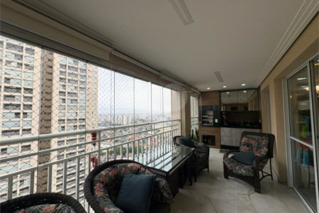 Apartamento à venda com 4 quartos, sendo 3 suítes, em Vila Augusta, Guarulhos, SP