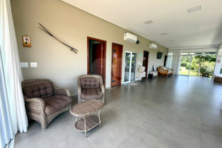 Casa à venda com 2 suítes em Loteamento de Chácaras Arumã, Sarapuí, SP
